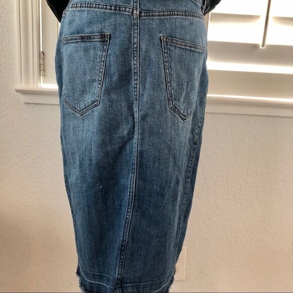 Sz 6, WHO WHAT WEAR, distressed denim pencil skirt - Picture 1 of 5